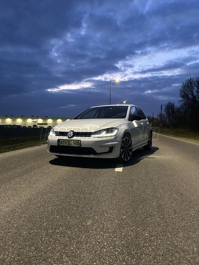 VOLKSWAGEN GOLF VII e-Golf