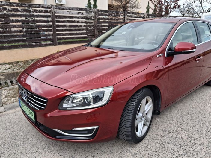 VOLVO V60 2.4 D [D6] PHEV AWD Summum Geartronic