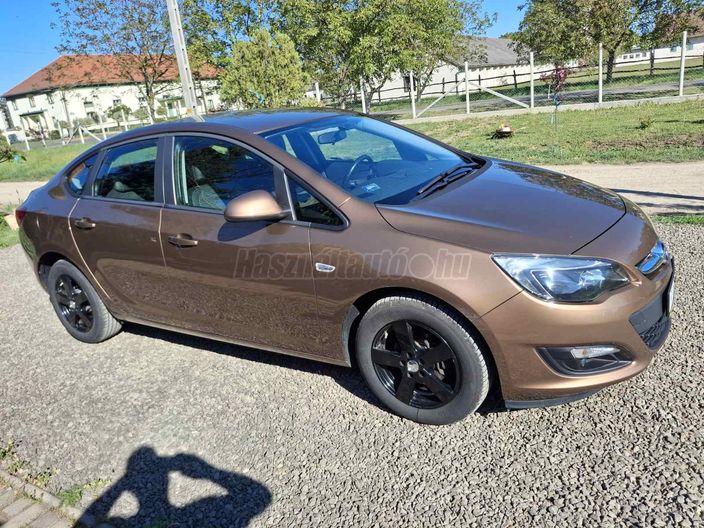 OPEL ASTRA J Sedan 1.4 T Enjoy EURO6