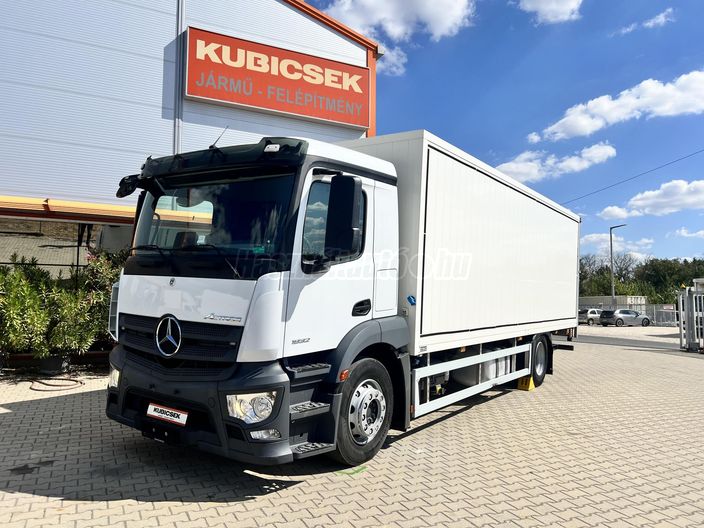 MERCEDES-BENZ ACTROS 1832 DOBOZOS-EMELŐHÁTFALAS 7.40 m