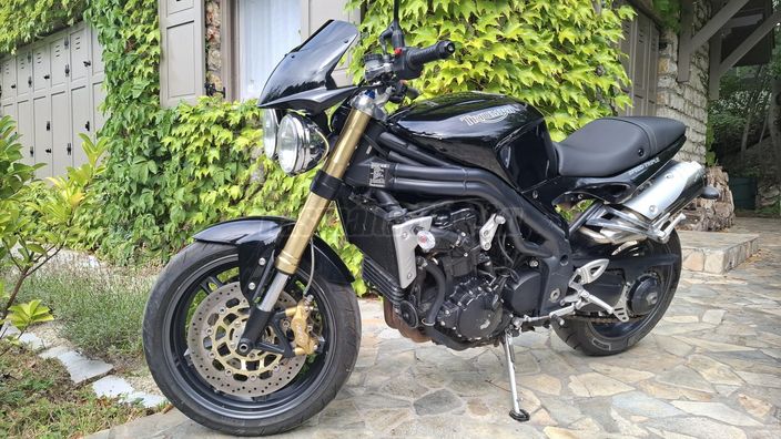 TRIUMPH SPEED TRIPLE 1050