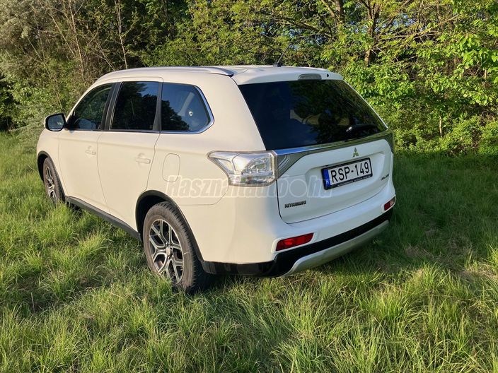 MITSUBISHI OUTLANDER 2.2 DI-D Intense Plus 4WD (Automata)