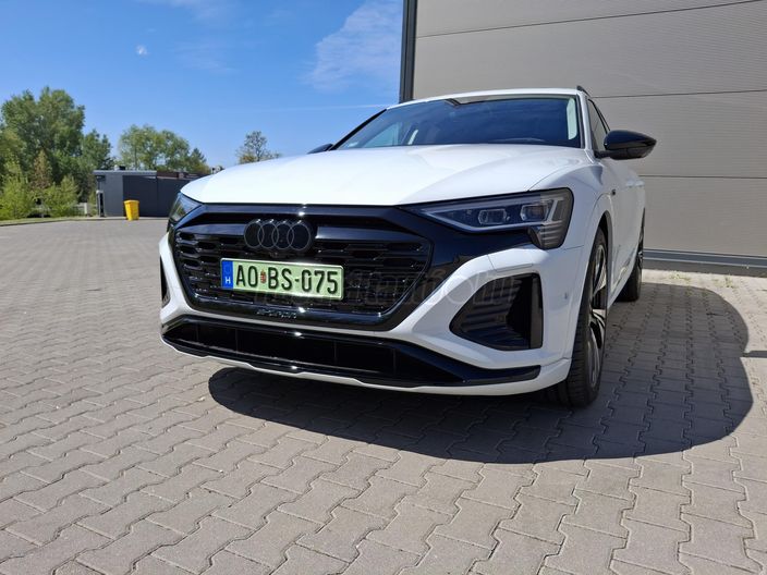 AUDI Q8 e-tron 55 S line Business quattro (Automata)