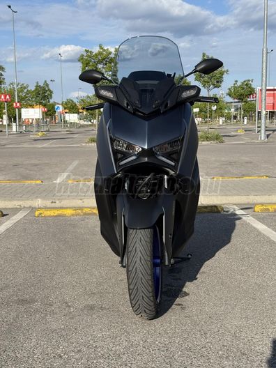 YAMAHA X-MAX 300