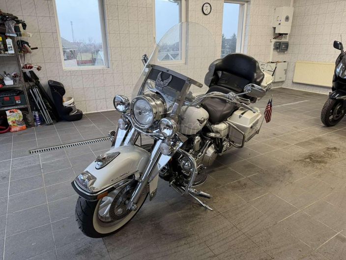 HARLEY-DAVIDSON ROAD KING CLASSIC