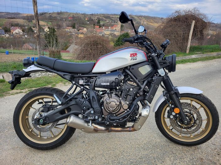 YAMAHA XSR 700
