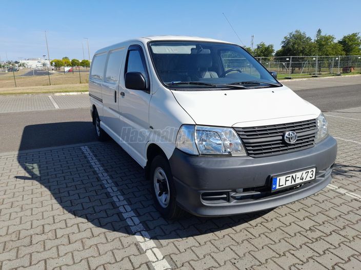TOYOTA HIACE 2.5 D-4D 4x4 Panel Van LONG
