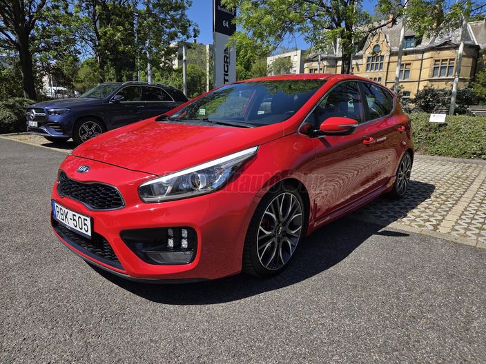 KIA CEE'D 1.6 TGDI GT Base