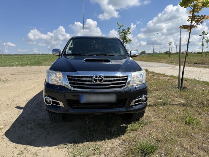 TOYOTA HILUX 2.5 D-4D 4x4 Double Terra AC VSC