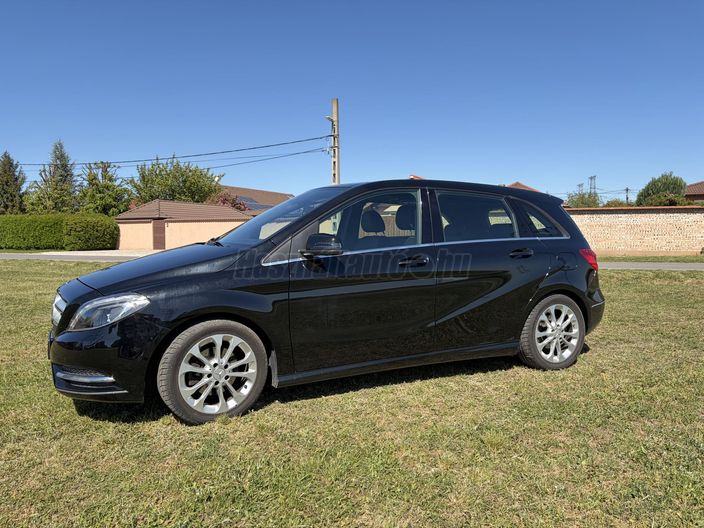 MERCEDES-BENZ B 200