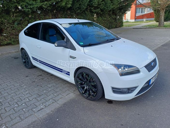 FORD FOCUS 2.5 turbo ST