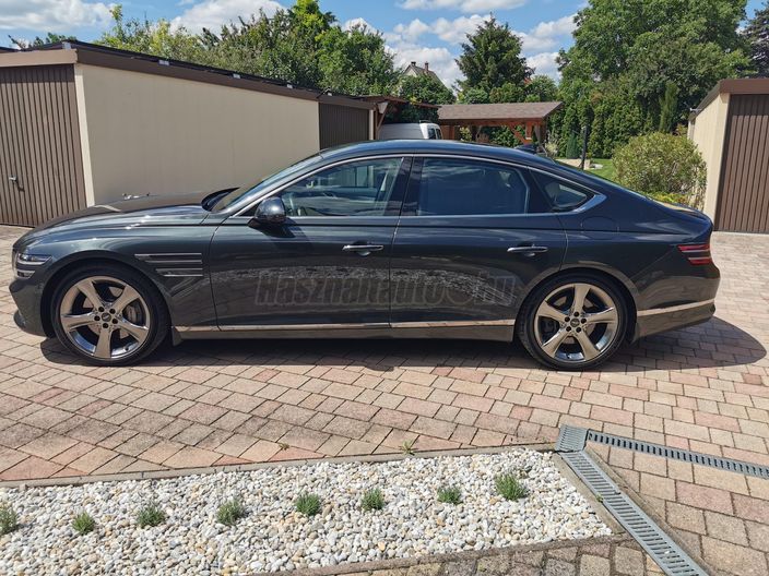 GENESIS G80 2.5T Luxury AWD 8AT