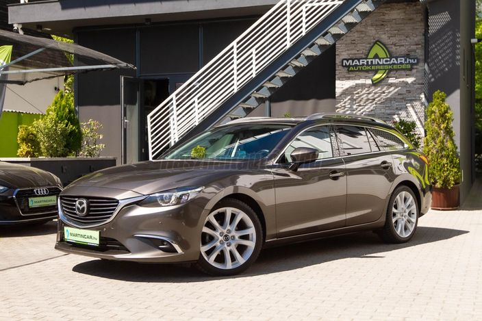 www.martincar.hu további 123 db Extra HD fénykép a MAZDA minden apró részletéről !!