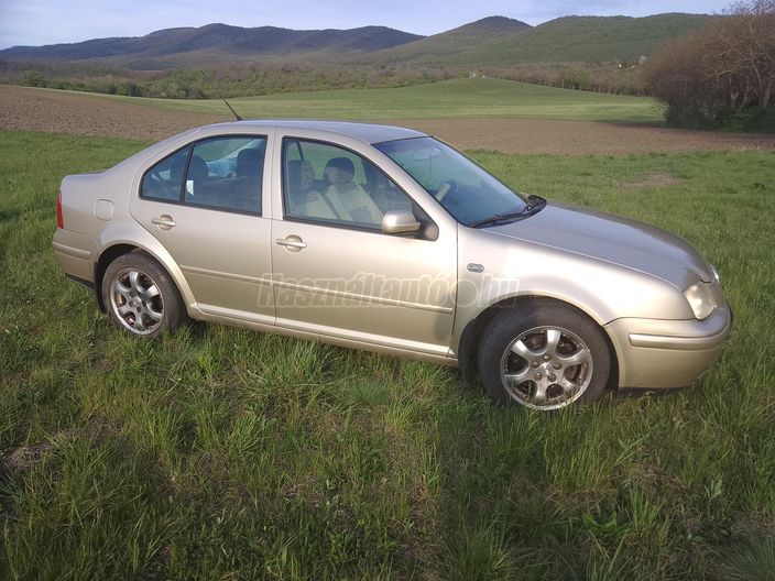 VOLKSWAGEN BORA 1.4 Comfortline