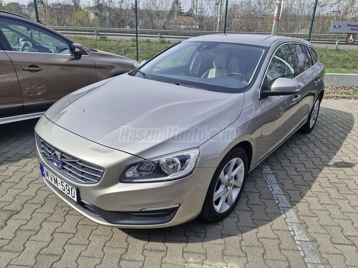 VOLVO V60 1.6 [T3] Kinetic Powershift