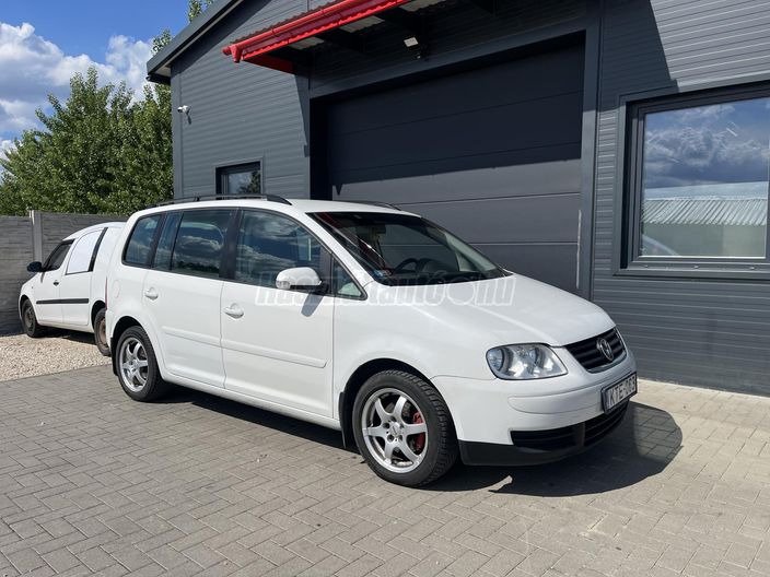 VOLKSWAGEN TOURAN 1.9 PD TDi Trendline DSG