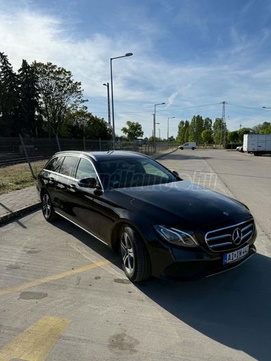 MERCEDES-BENZ E 220 d T 9G-TRONIC