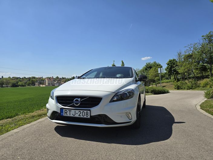 VOLVO V40 2.0 D [D4] R-Design Momentum Geartronic