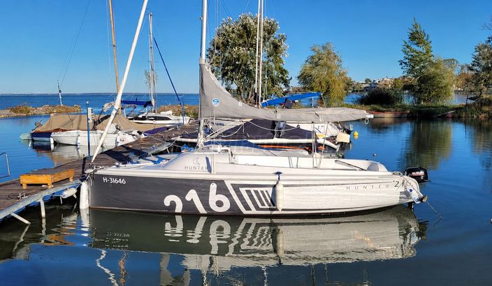 HUNTER 216 + utánfutó