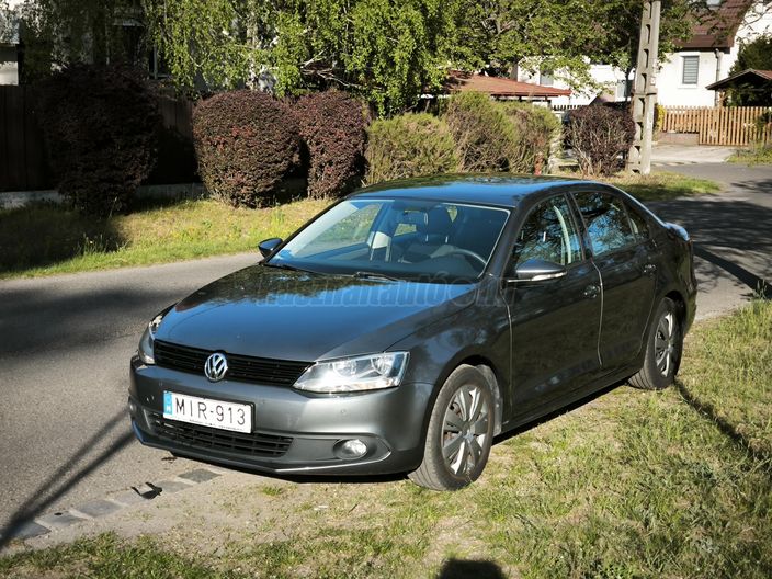 VOLKSWAGEN JETTA VI 1.2 TSI Comfortline