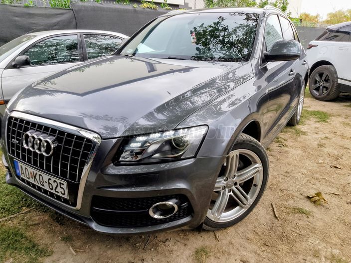 AUDI Q5 3.0 TDI DPF quattro S-tronic