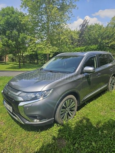 MITSUBISHI OUTLANDER 2.0 MIVEC Instyle Premium 4WD CVT (7 személyes )