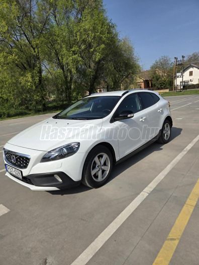 VOLVO V40 Cross Country 1.6 D [D2] Kinetic Powershift