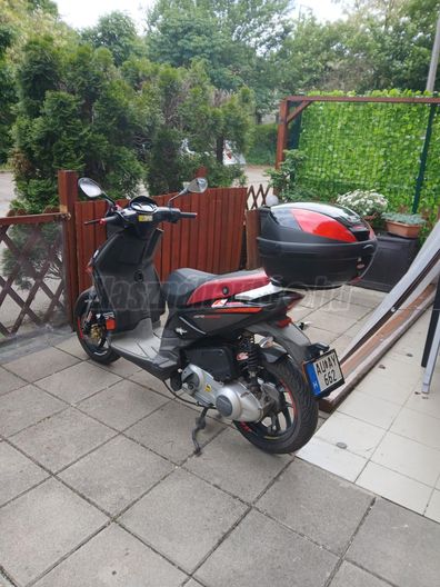APRILIA SR 125