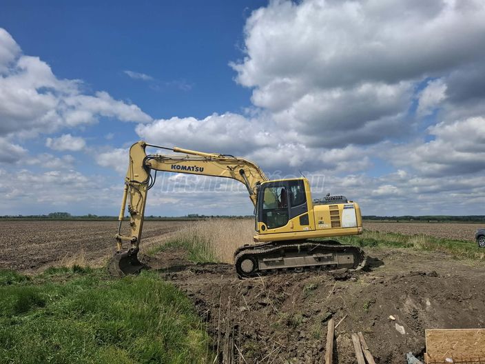 KOMATSU PC160 LC8