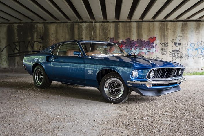 FORD MUSTANG