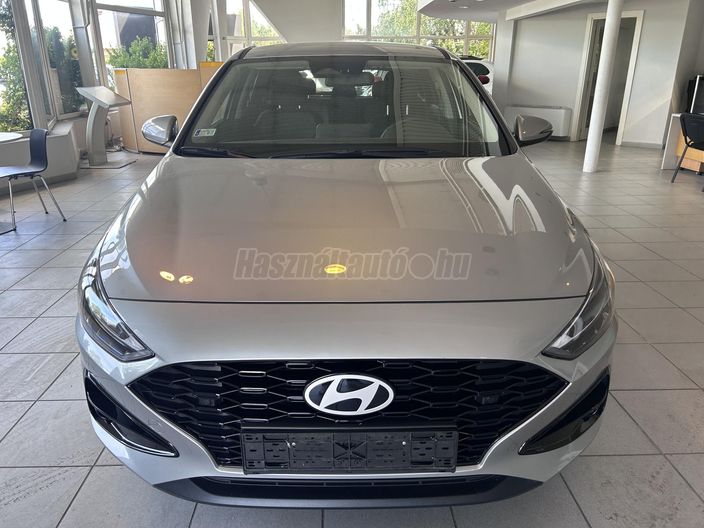 Hyundai i30 Trend 1.5 DPi :: Shimmering Silver Metál