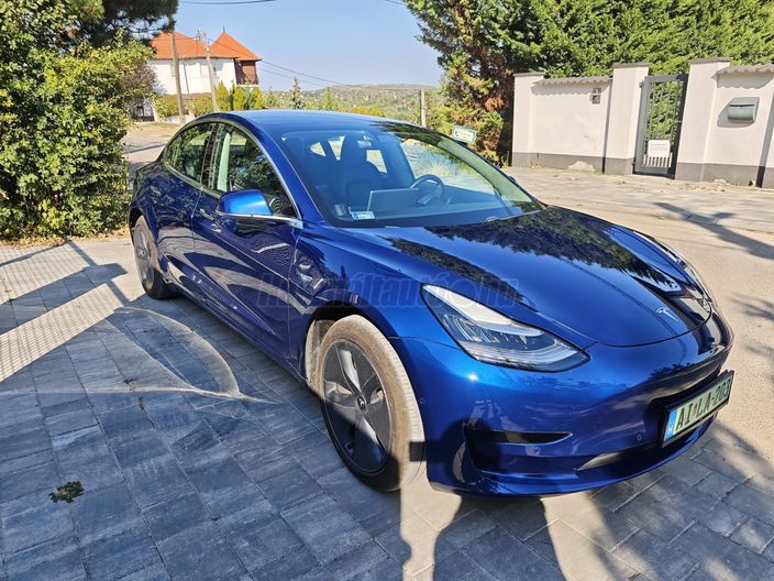 TESLA MODEL 3 Standard Range Plus Aut