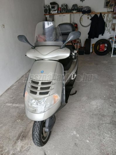 PIAGGIO HEXAGON 180