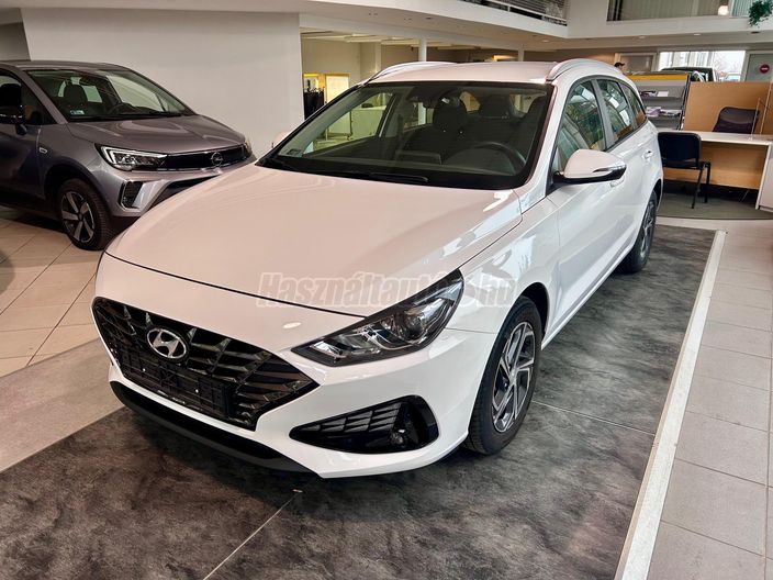 Hyundai i30 Kombi Comfort Plus 1.5 DPi 110LE MT6 :: Athlas White