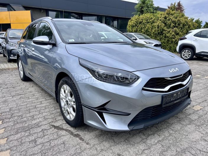 Kia Ceed GOLD Kombi 1.5 T-GDI 160 6MT :: Lunar Silver metál