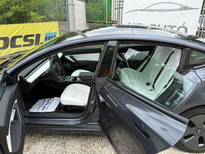 TESLA MODEL 3 Standard Range Plus Aut