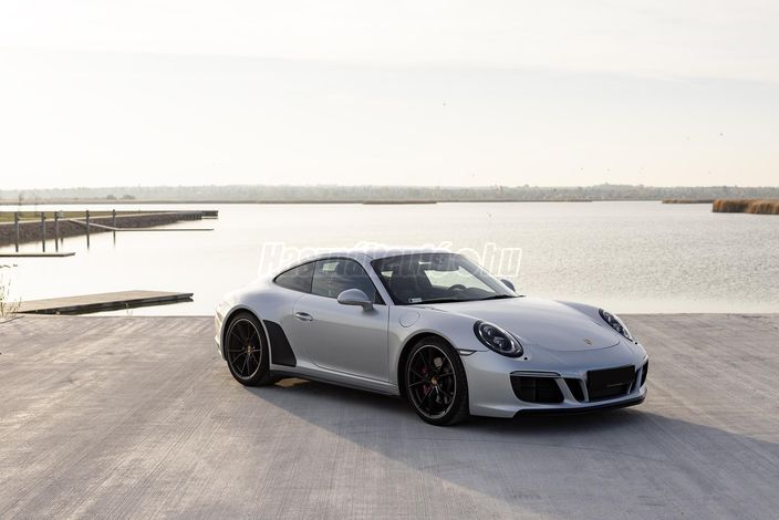 PORSCHE 911 Carrera 4 GTS PDK