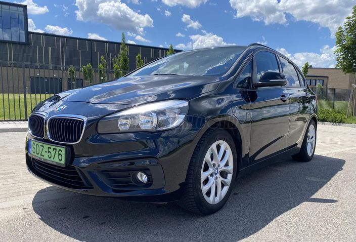 BMW 225