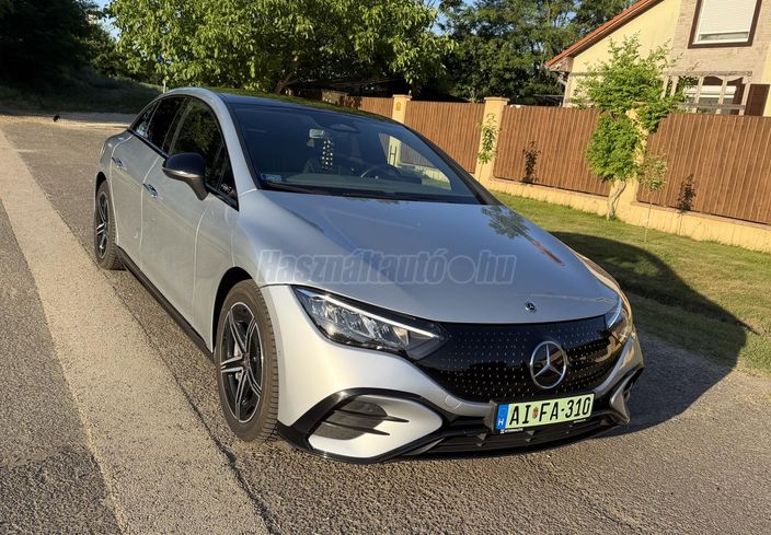 MERCEDES-BENZ EQE 300