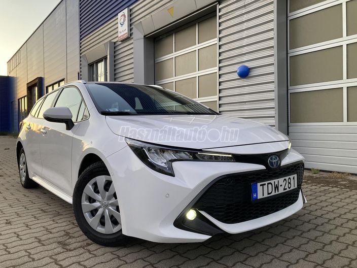 ÚJSZERŰ HÓ-FEHÉR CSALÁDI KOMBI COROLLA !!--TÖRÉSMENTES !!