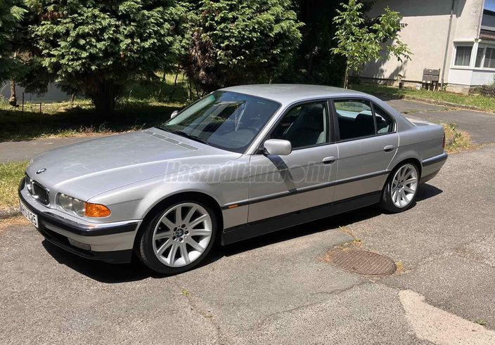 BMW 728 728i