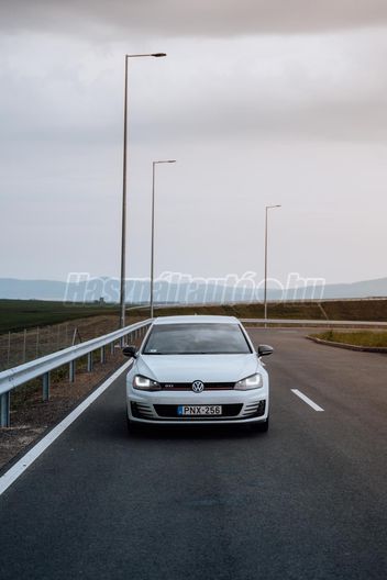 VOLKSWAGEN GOLF VII 2.0 TSI BMT GTI