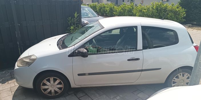 RENAULT CLIO III 1.5 dCi Société