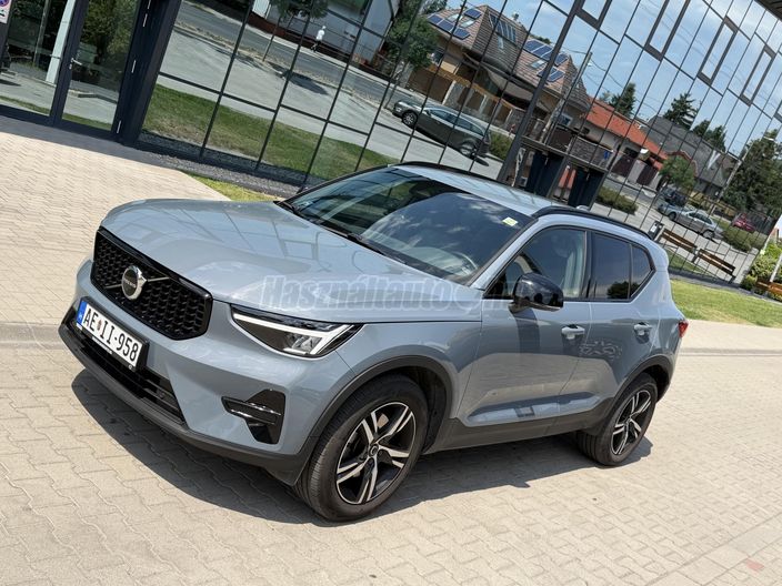 VOLVO XC40 2.0 [B3] MHEV Plus Dark DCT