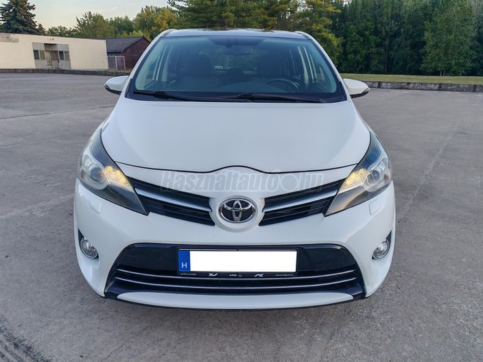 TOYOTA VERSO 2.0 D-4D Lounge