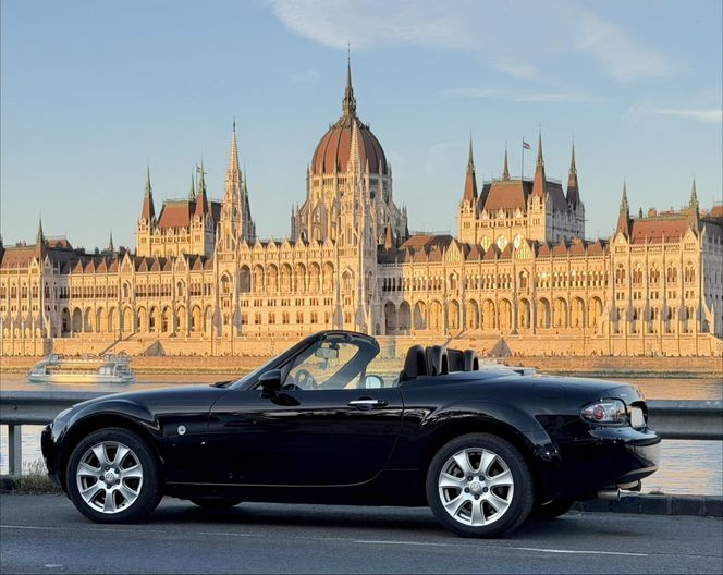 MAZDA MX-5 Coupe 2.0i 16V Revolution