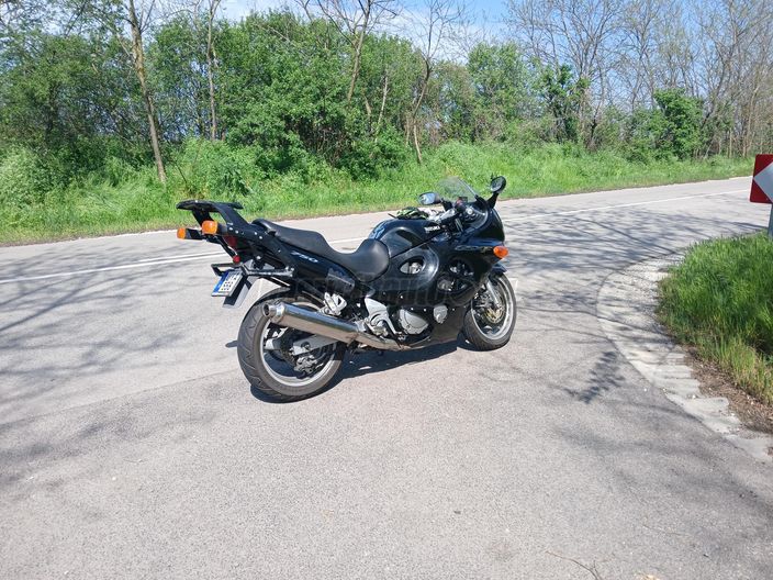 SUZUKI GSX 750 F