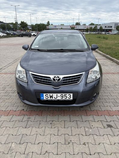 TOYOTA AVENSIS 1.6