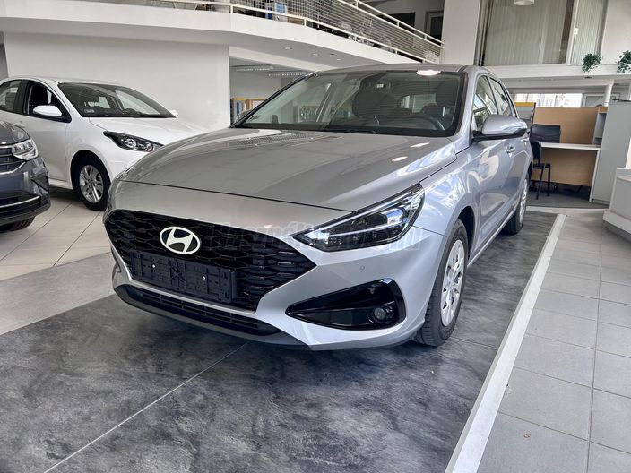 Hyundai i30 Trend :: Shimmering Silver metál