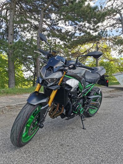 KAWASAKI Z 900